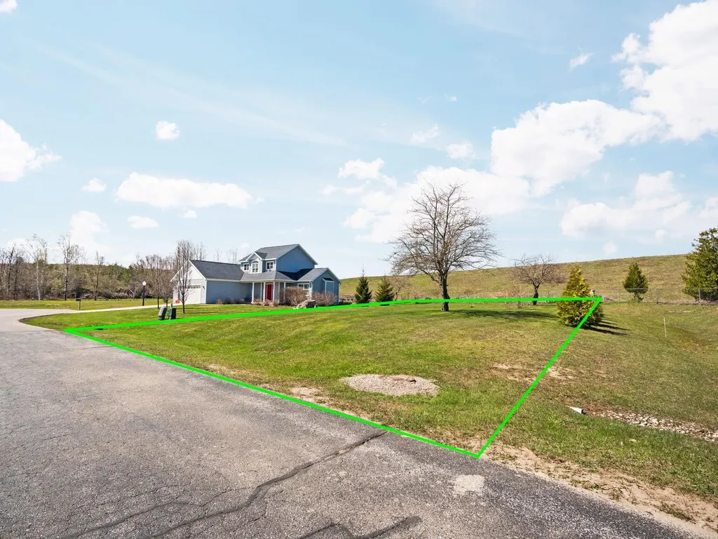 Unit 17 Applewood Drive Charlevoix Township MI 49720