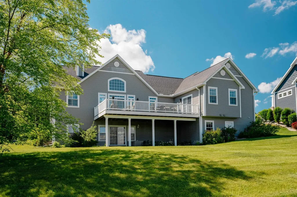 2542 W Crown Drive Garfield Charter Township MI 49685