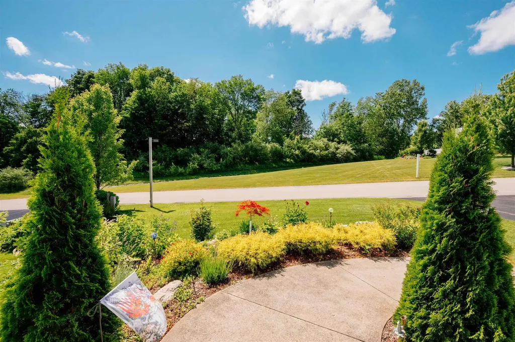2542 W Crown Drive Garfield Charter Township MI 49685