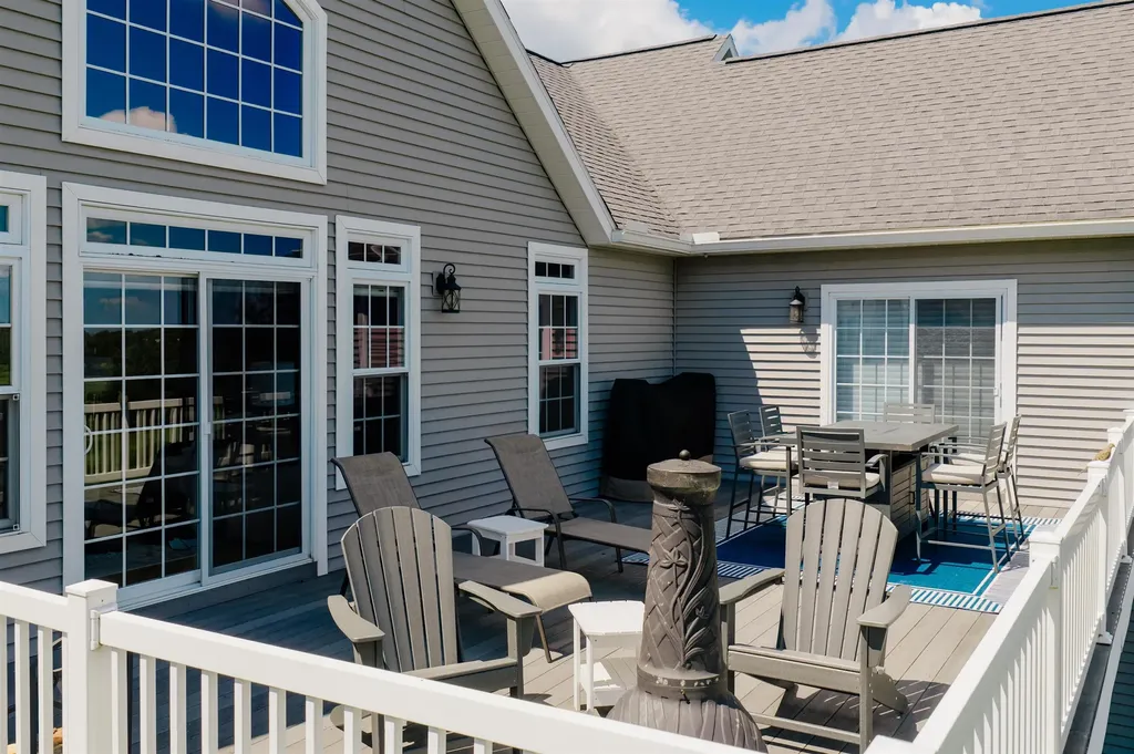 2542 W Crown Drive Garfield Charter Township MI 49685