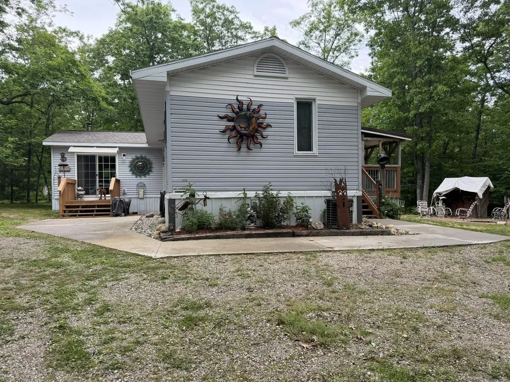 8696 E Hillview Trail Pinora Township MI 49677