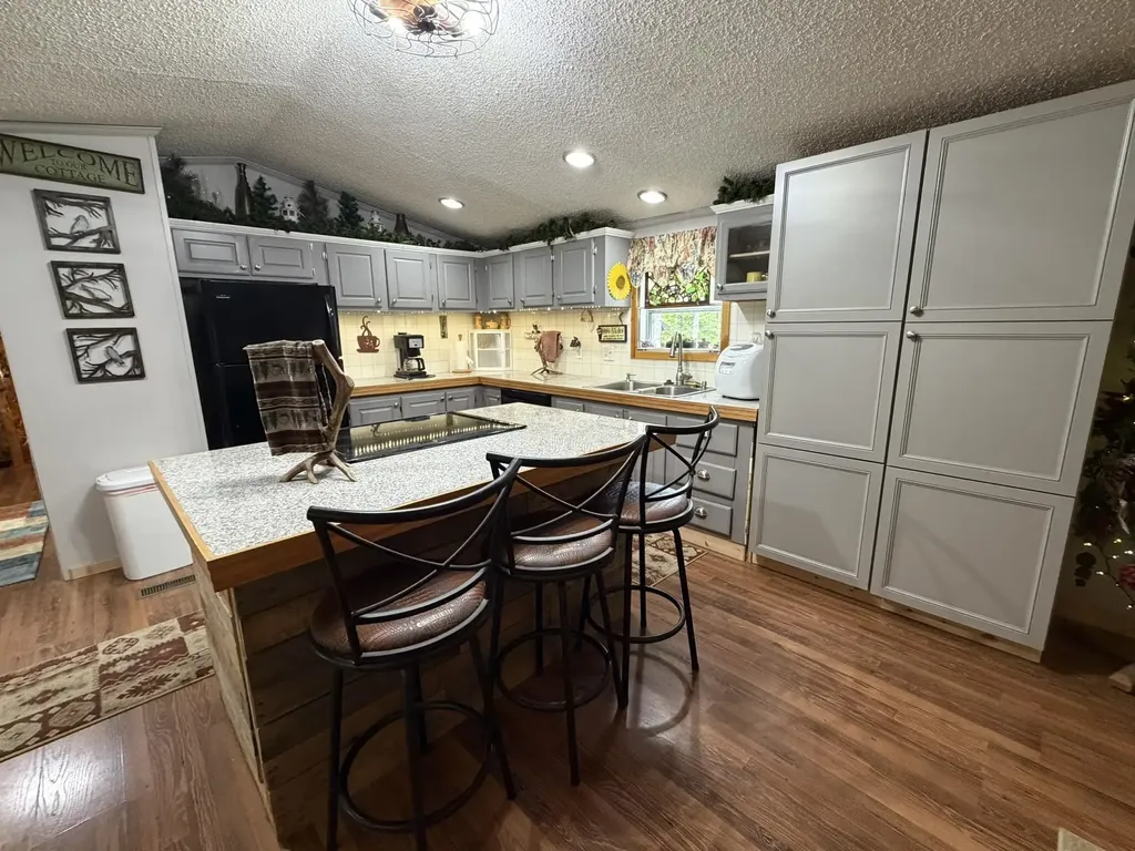 8696 E Hillview Trail Pinora Township MI 49677