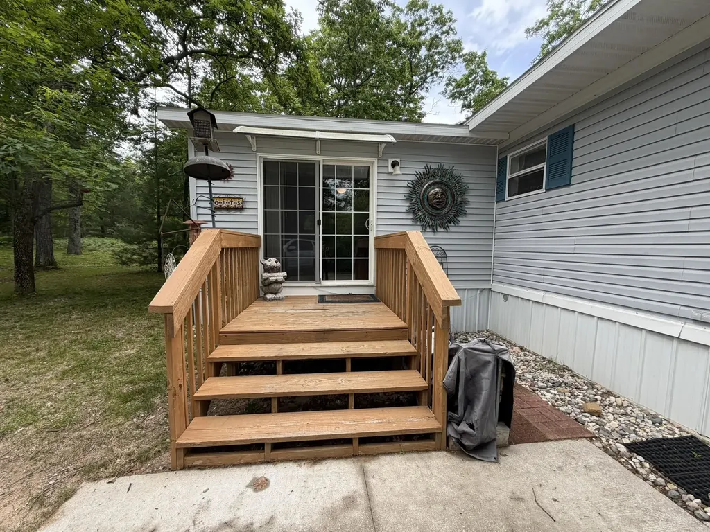 8696 E Hillview Trail Pinora Township MI 49677