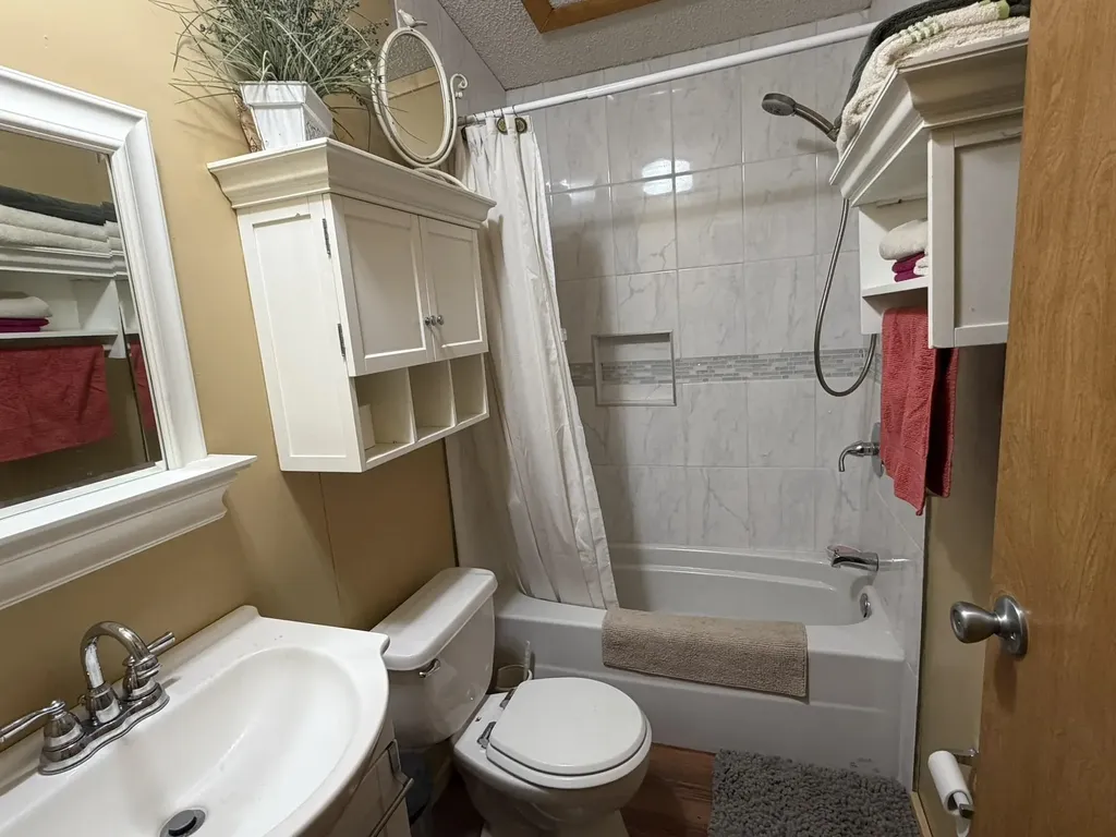8696 E Hillview Trail Pinora Township MI 49677
