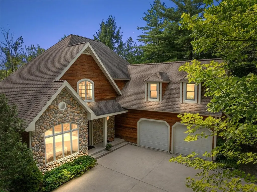 407 N Twin Pines Drive Leland Township MI 49653