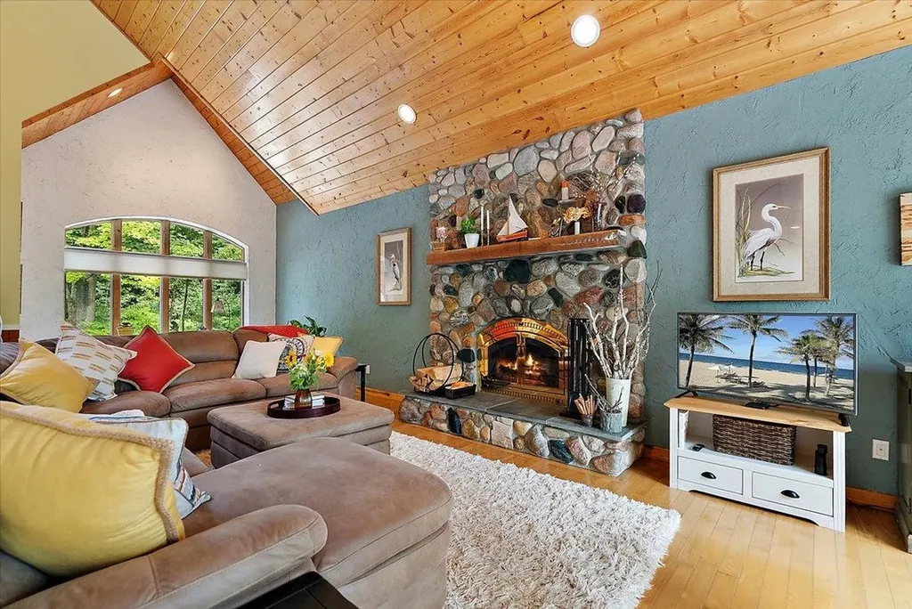 407 N Twin Pines Drive Leland Township MI 49653
