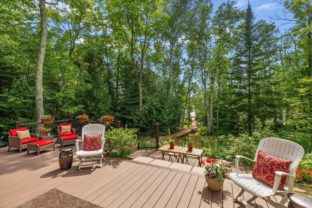 407 N Twin Pines Drive Leland Township MI 49653