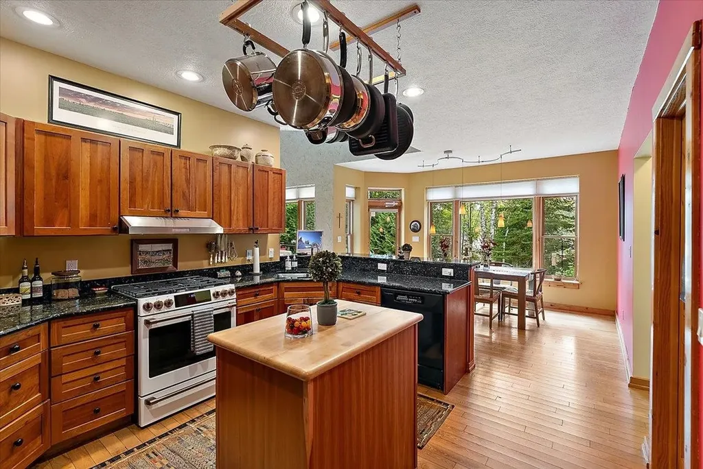 407 N Twin Pines Drive Leland Township MI 49653