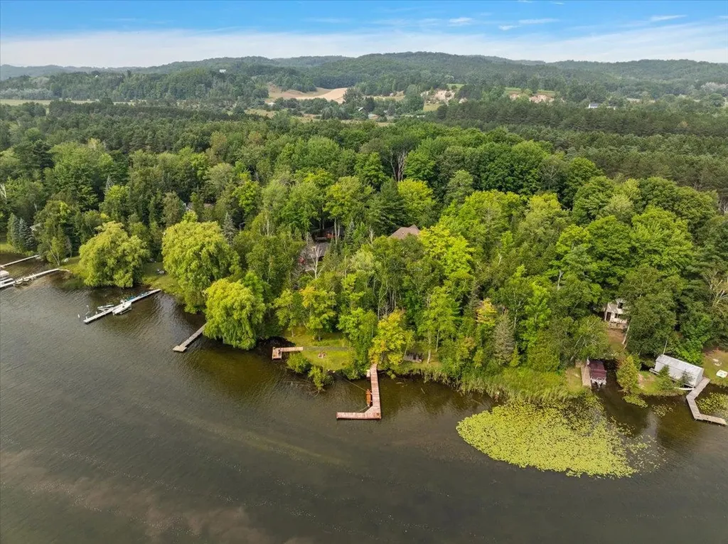 407 N Twin Pines Drive Leland Township MI 49653