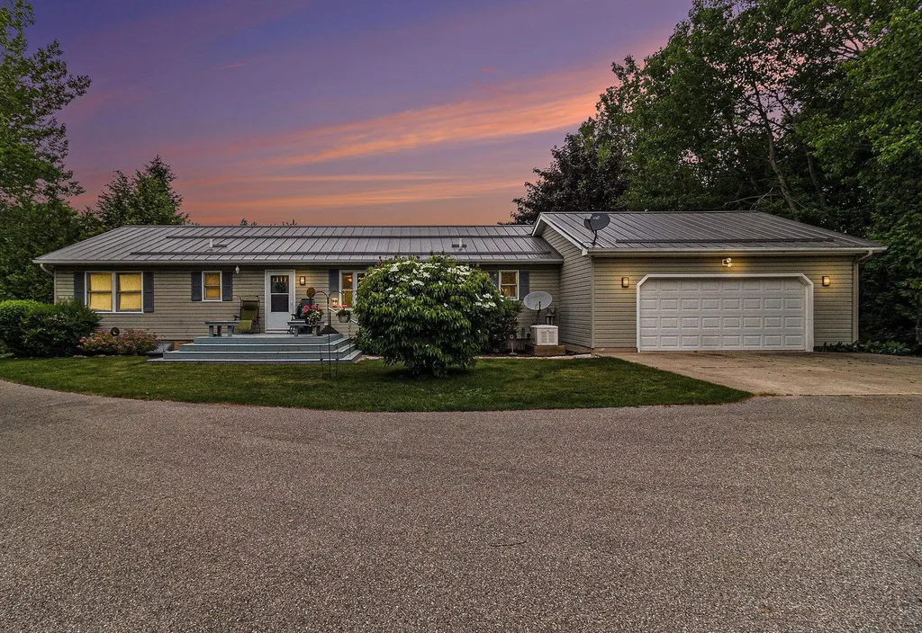 5505 + 5493 Indian Trail Blaine Township MI 49635