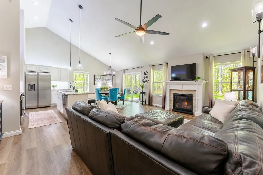 5185 Jacks Trail Long Lake Township MI 49684