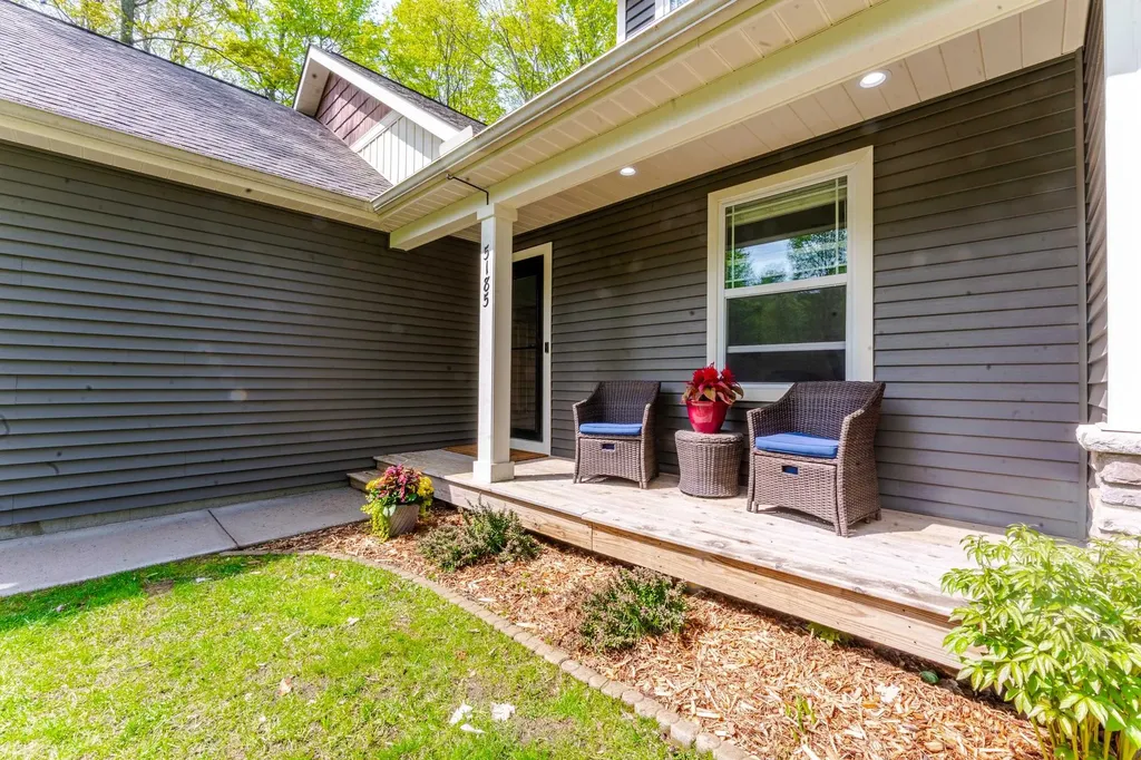 5185 Jacks Trail Long Lake Township MI 49684