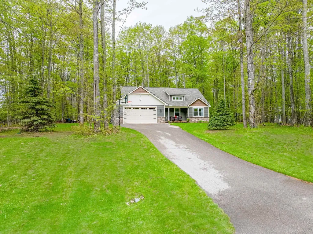 5185 Jacks Trail Long Lake Township MI 49684