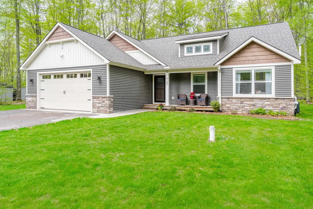 5185 Jacks Trail Long Lake Township MI 49684