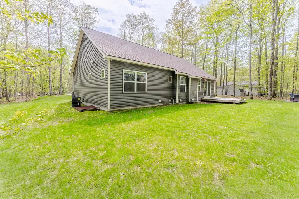 5185 Jacks Trail Long Lake Township MI 49684
