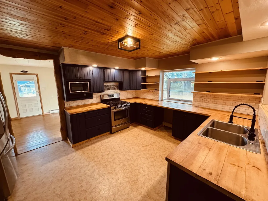 512 Indiana Street Manton City MI 49663