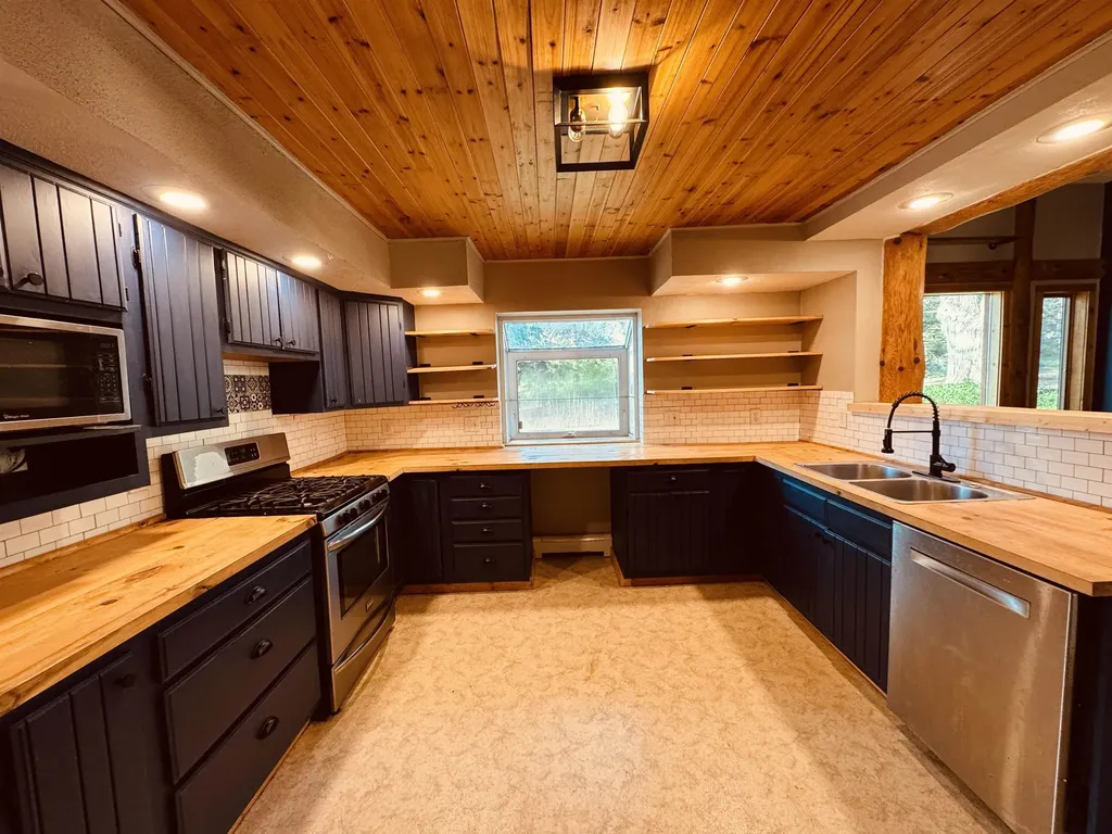512 Indiana Street Manton City MI 49663
