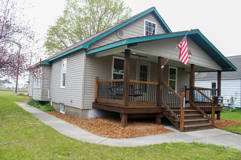 1019 2nd Avenue Cadillac City MI 49601