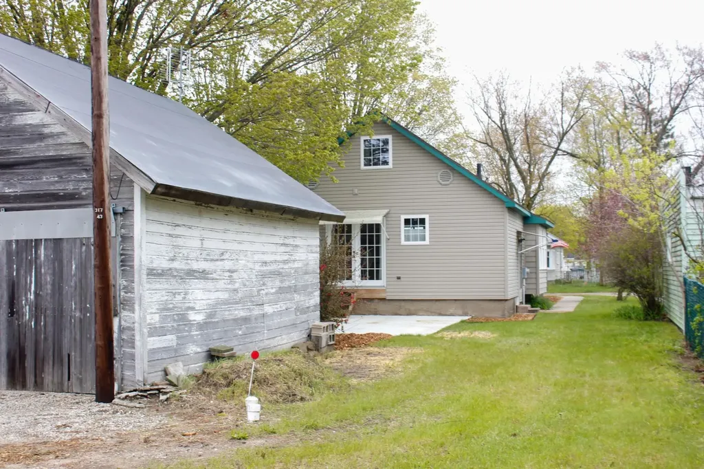 1019 2nd Avenue Cadillac City MI 49601