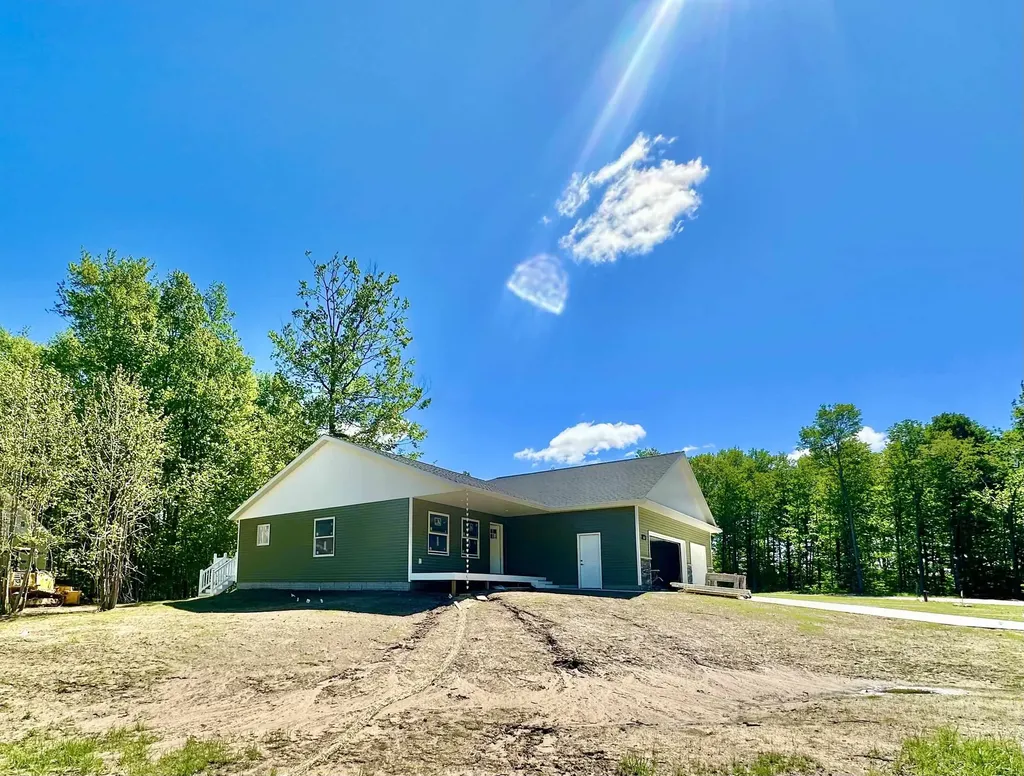 1092 Birmley Estates Drive Garfield Charter Township MI 49696
