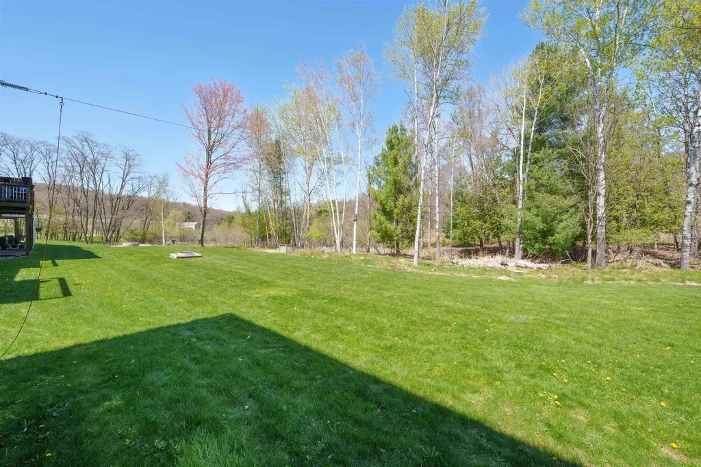 3863 Falling Leaf Trail East Bay Township MI 49686