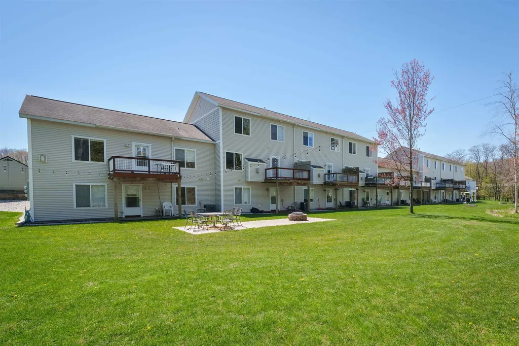 3863 Falling Leaf Trail East Bay Township MI 49686