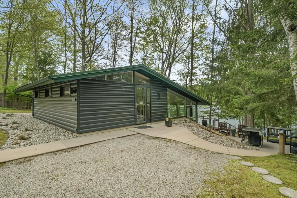 306 Highview Road East Bay Township MI 49696