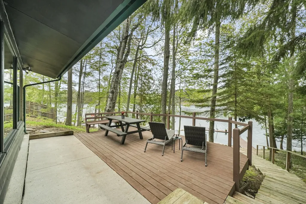 306 Highview Road East Bay Township MI 49696