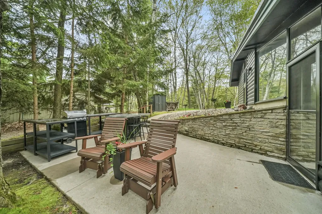 306 Highview Road East Bay Township MI 49696