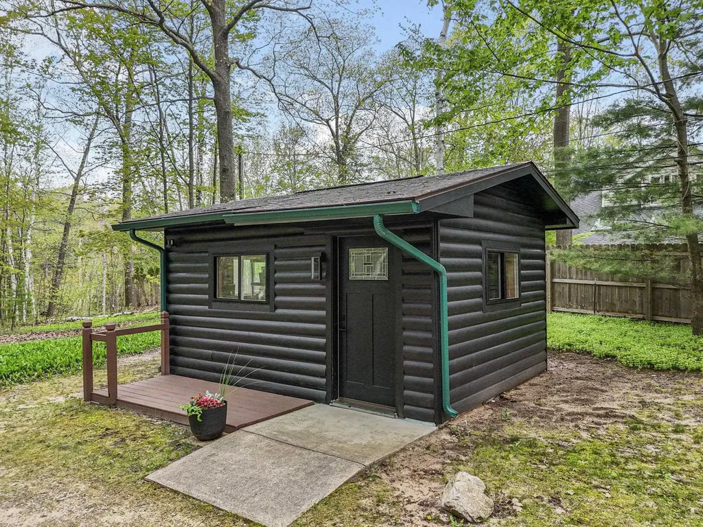 306 Highview Road East Bay Township MI 49696