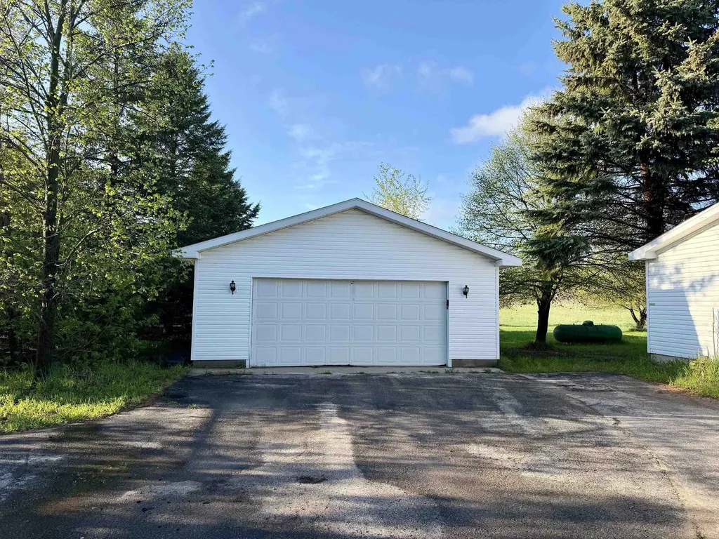 13764 Winters Road Milton Township MI 49648