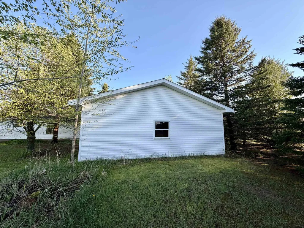 13764 Winters Road Milton Township MI 49648