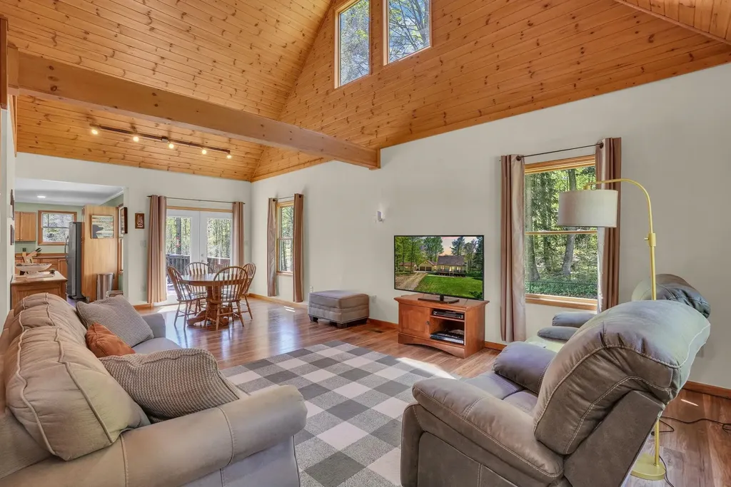 812 Brandon Drive Cherry Grove Township MI 49601