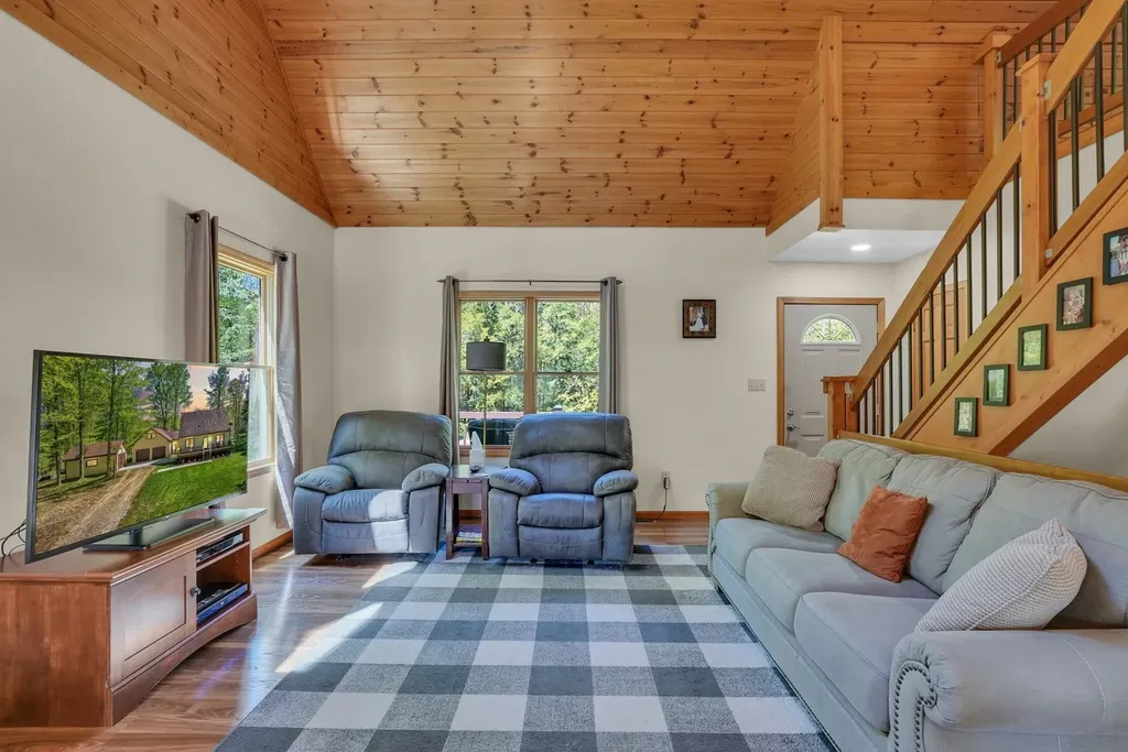 812 Brandon Drive Cherry Grove Township MI 49601