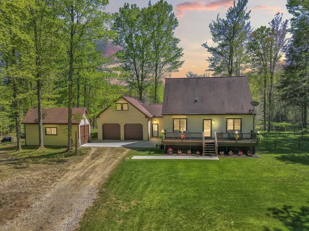 812 Brandon Drive Cherry Grove Township MI 49601