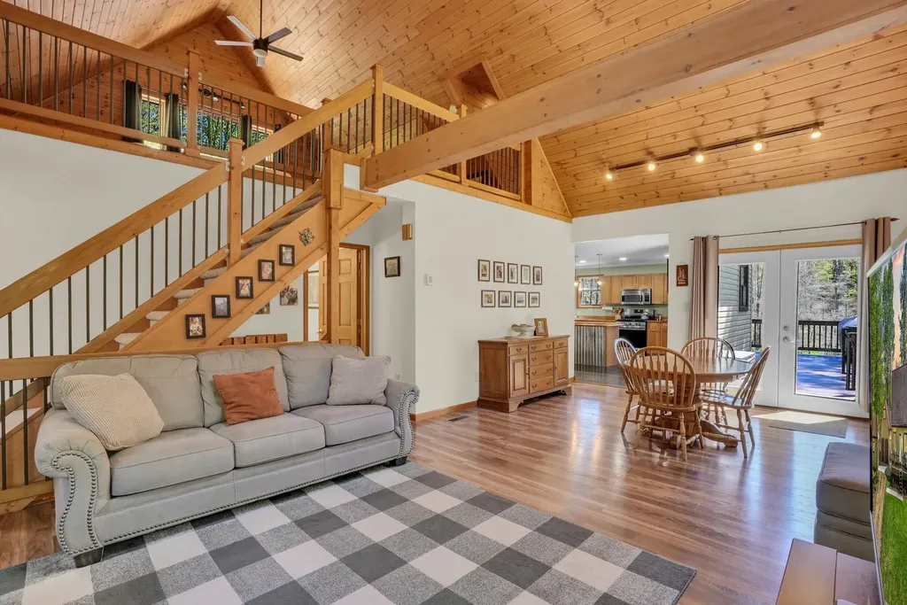812 Brandon Drive Cherry Grove Township MI 49601