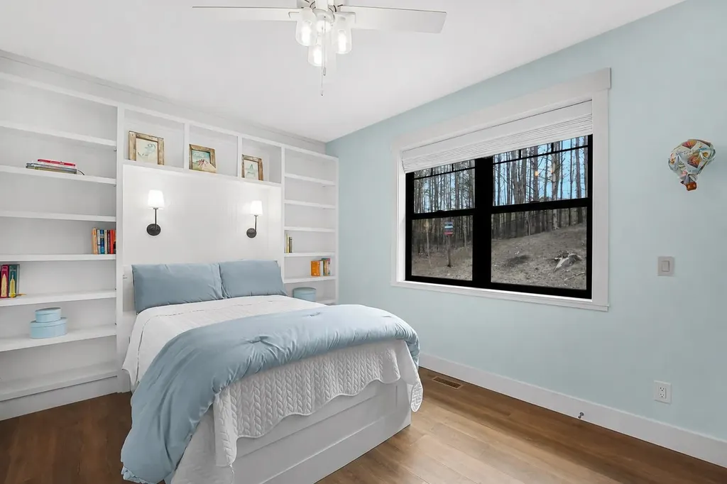 3992 Hidden Hills Court Peninsula Township MI 49686