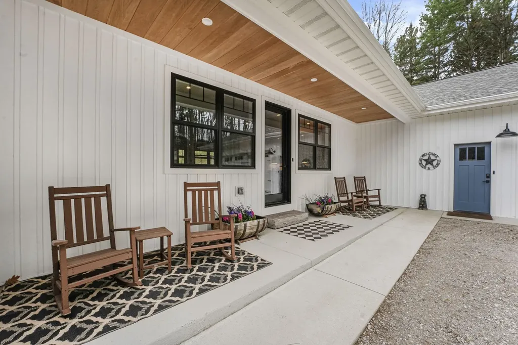 3992 Hidden Hills Court Peninsula Township MI 49686