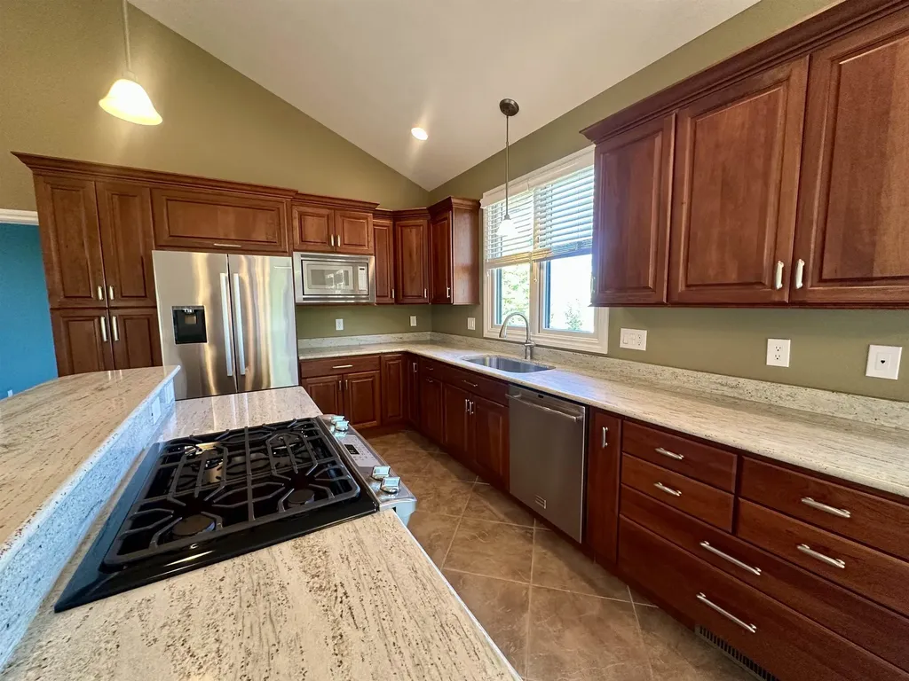 10070 E Sapphire Circle Elmwood Charter Township MI 49696