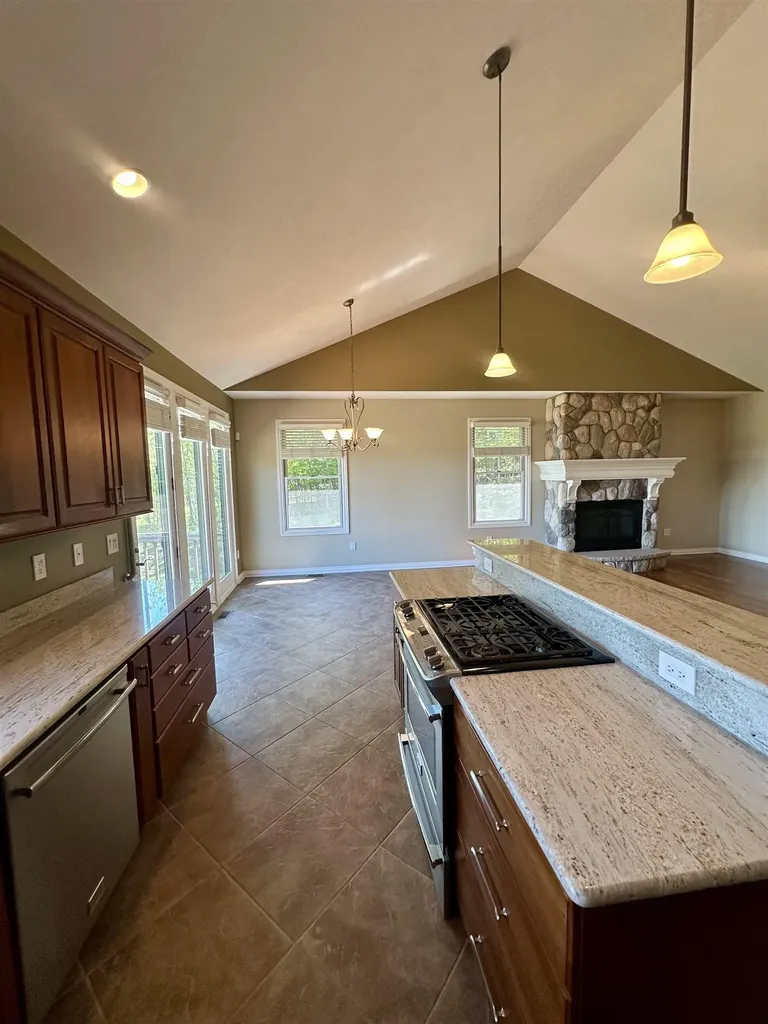 10070 E Sapphire Circle Elmwood Charter Township MI 49696
