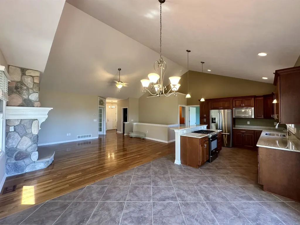 10070 E Sapphire Circle Elmwood Charter Township MI 49696
