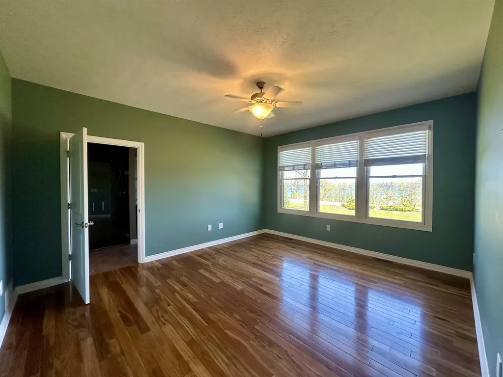 10070 E Sapphire Circle Elmwood Charter Township MI 49696