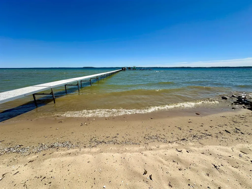 10070 E Sapphire Circle Elmwood Charter Township MI 49696