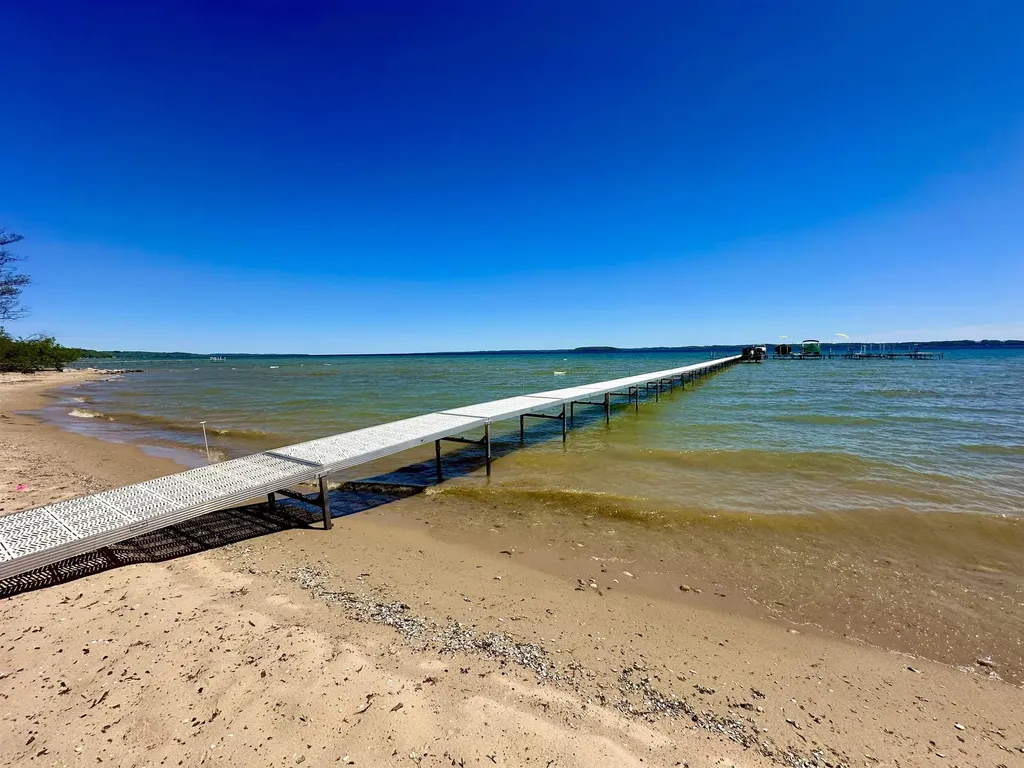 10070 E Sapphire Circle Elmwood Charter Township MI 49696