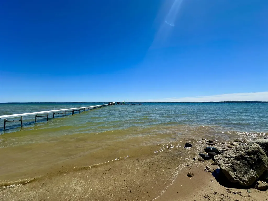 10070 E Sapphire Circle Elmwood Charter Township MI 49696