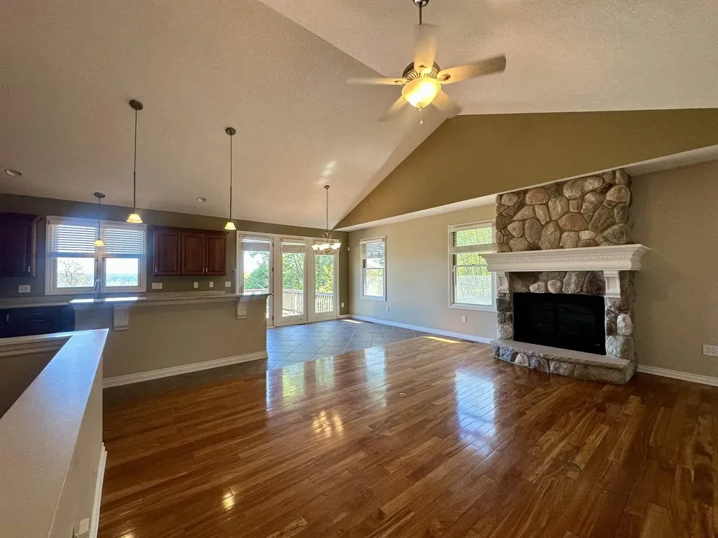 10070 E Sapphire Circle Elmwood Charter Township MI 49696
