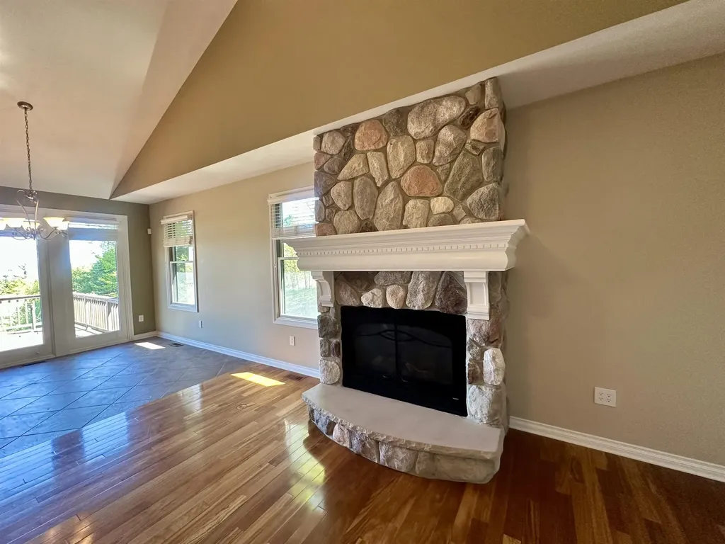 10070 E Sapphire Circle Elmwood Charter Township MI 49696