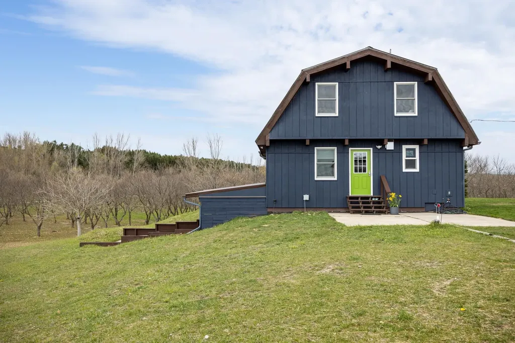 7825 S Lake Leelanau Drive Bingham Township MI 49684