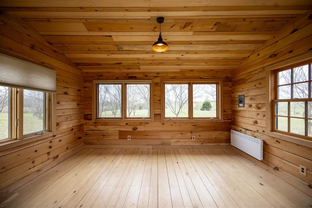 7825 S Lake Leelanau Drive Bingham Township MI 49684