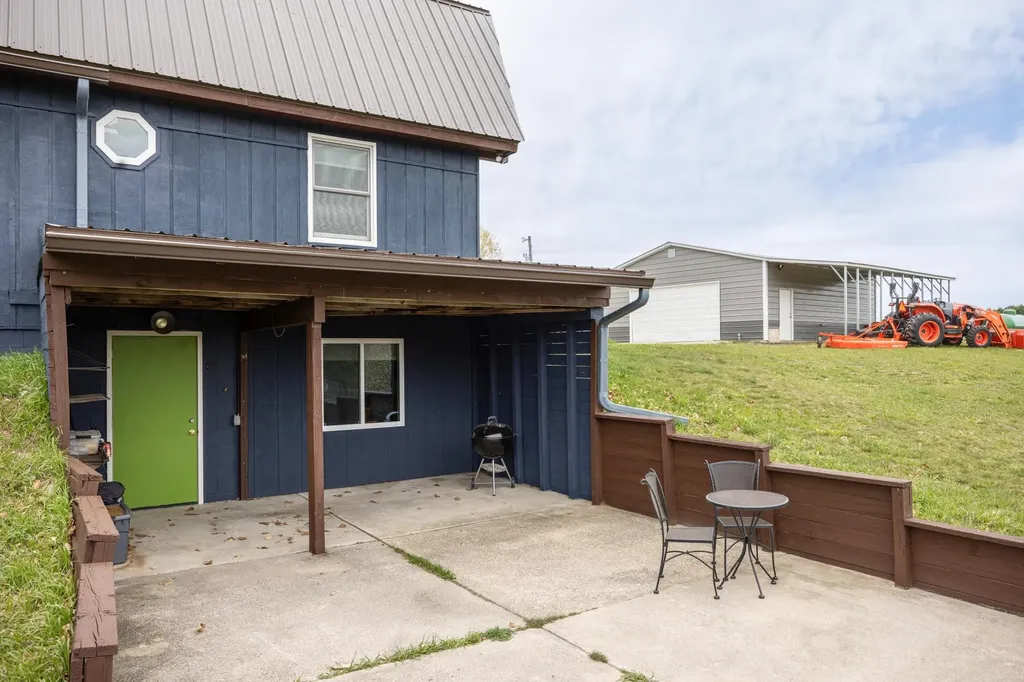 7825 S Lake Leelanau Drive Bingham Township MI 49684